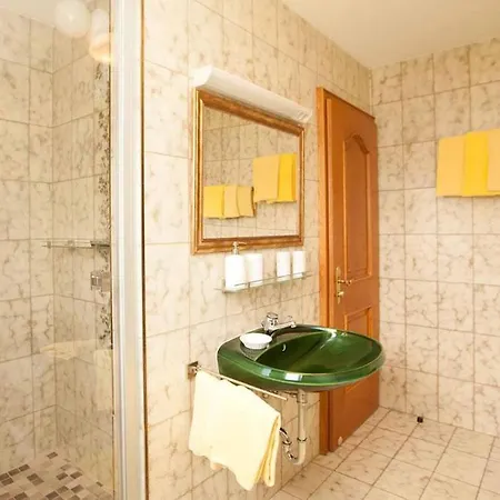 Manhard Chalet